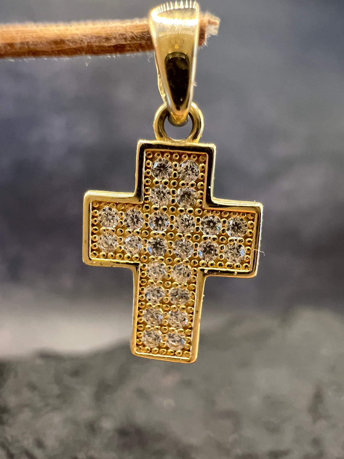 585 Gold Kreuz Anhänger • Gelbgold • weiße Zirkonia • unisex