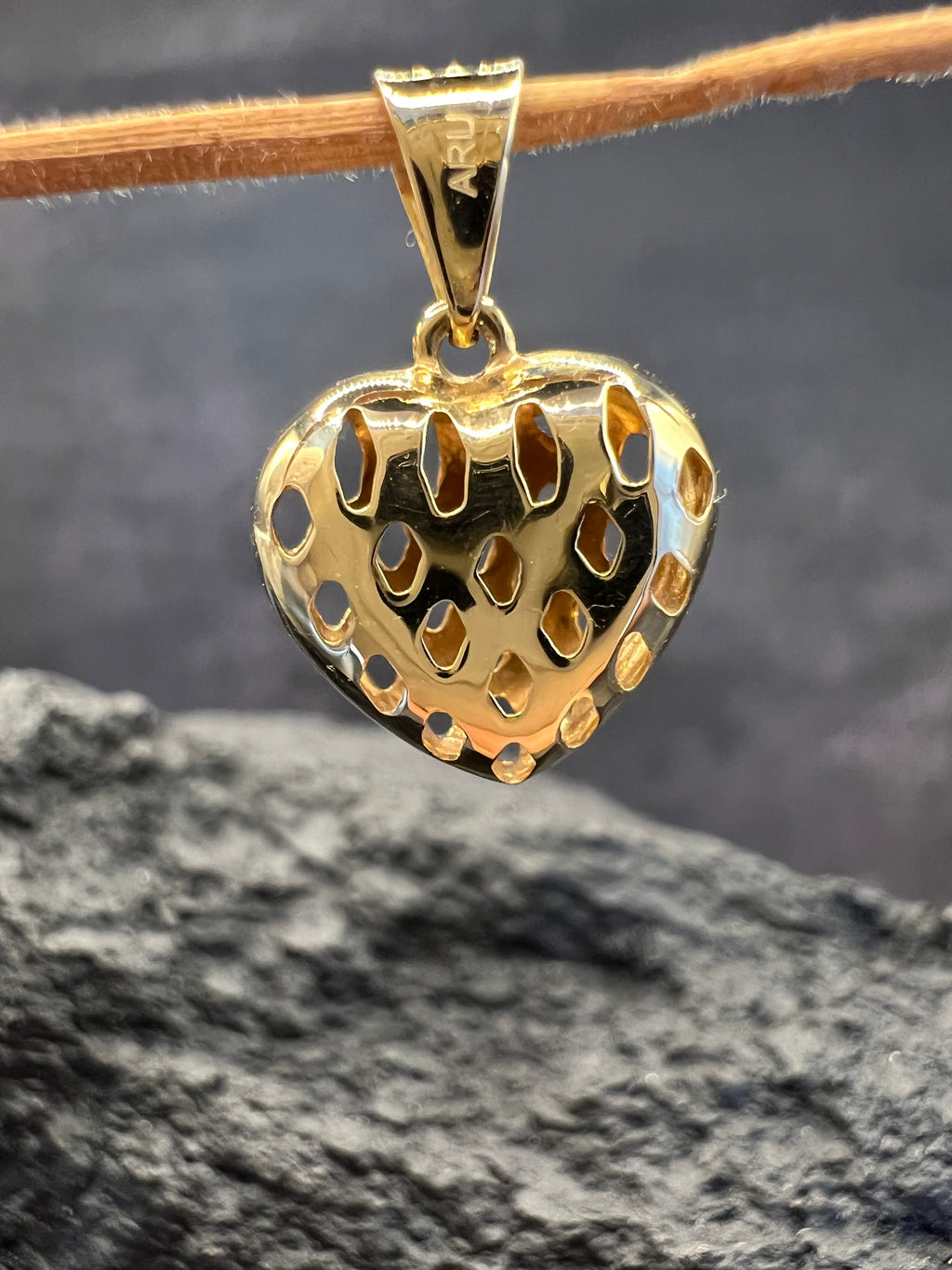 Goldenes Herzenslicht · 333 Gold Anhänger · Gelbgold · Herz