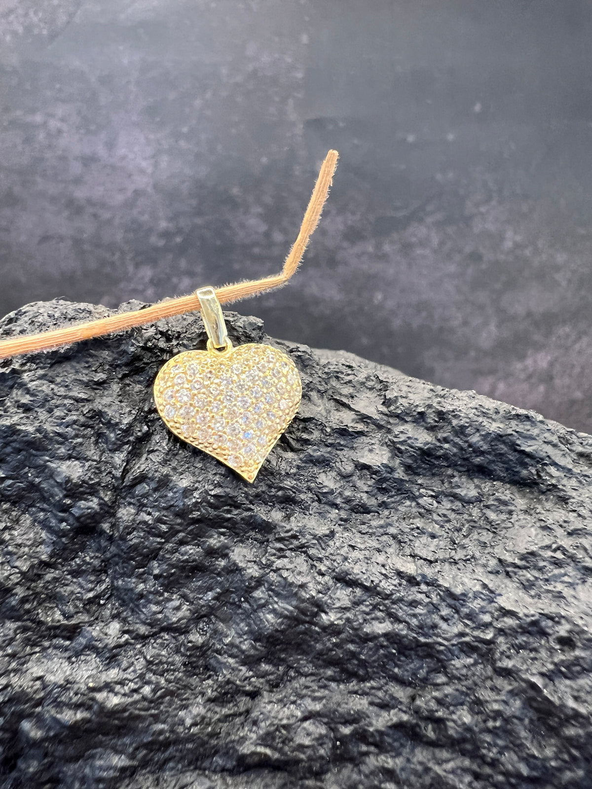 Herz voller Funkeln · 585 Gold Anhänger · Gelbgold · Zirkonia
