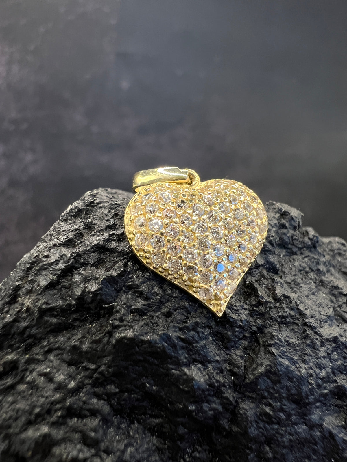 Herz voller Funkeln · 585 Gold Anhänger · Gelbgold · Zirkonia