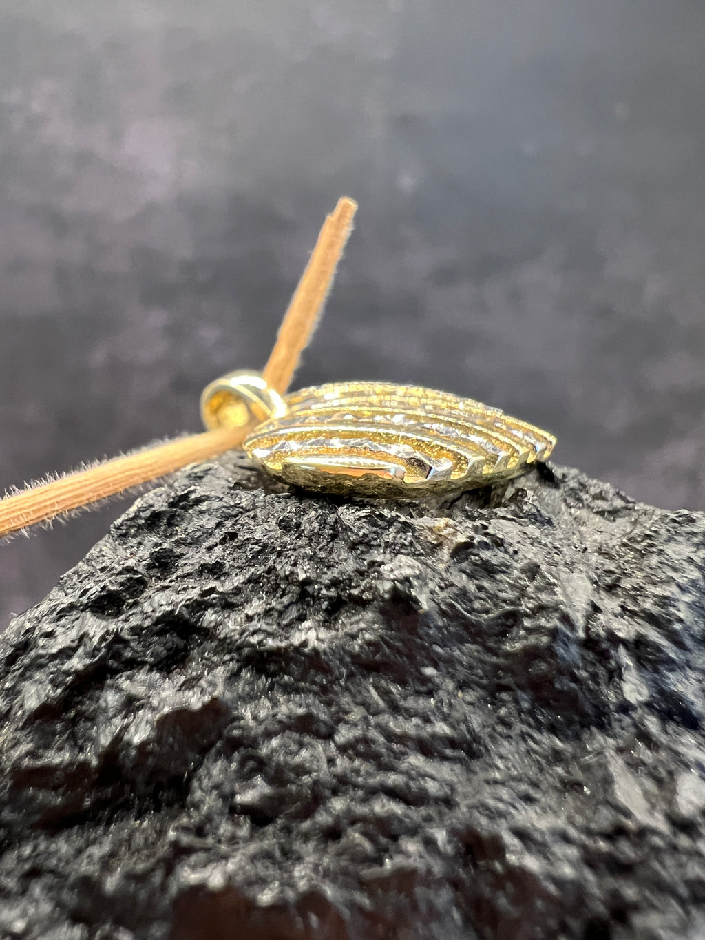 Goldenes Herzspiel · 585 Gold Anhänger · Bicolor · Herz