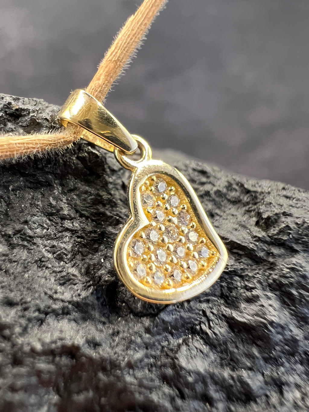 Herz voller Funkeln · 585 Gold Anhänger · Gelbgold · Zirkonia