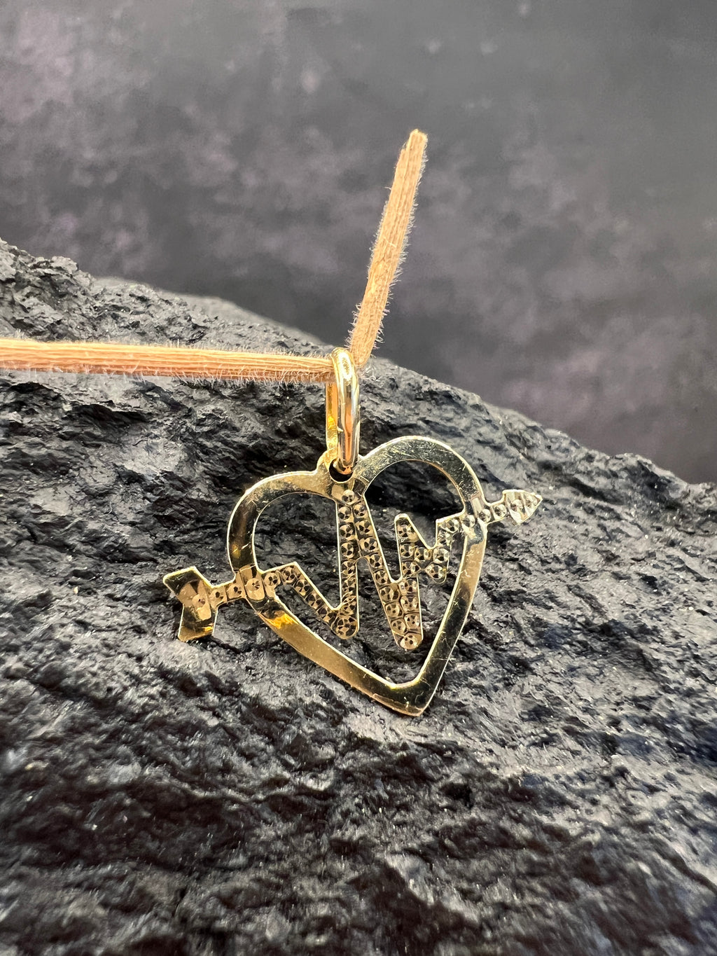 Herzpfeil der Liebe · 585 Gold · Anhänger · Herz · beidseitig