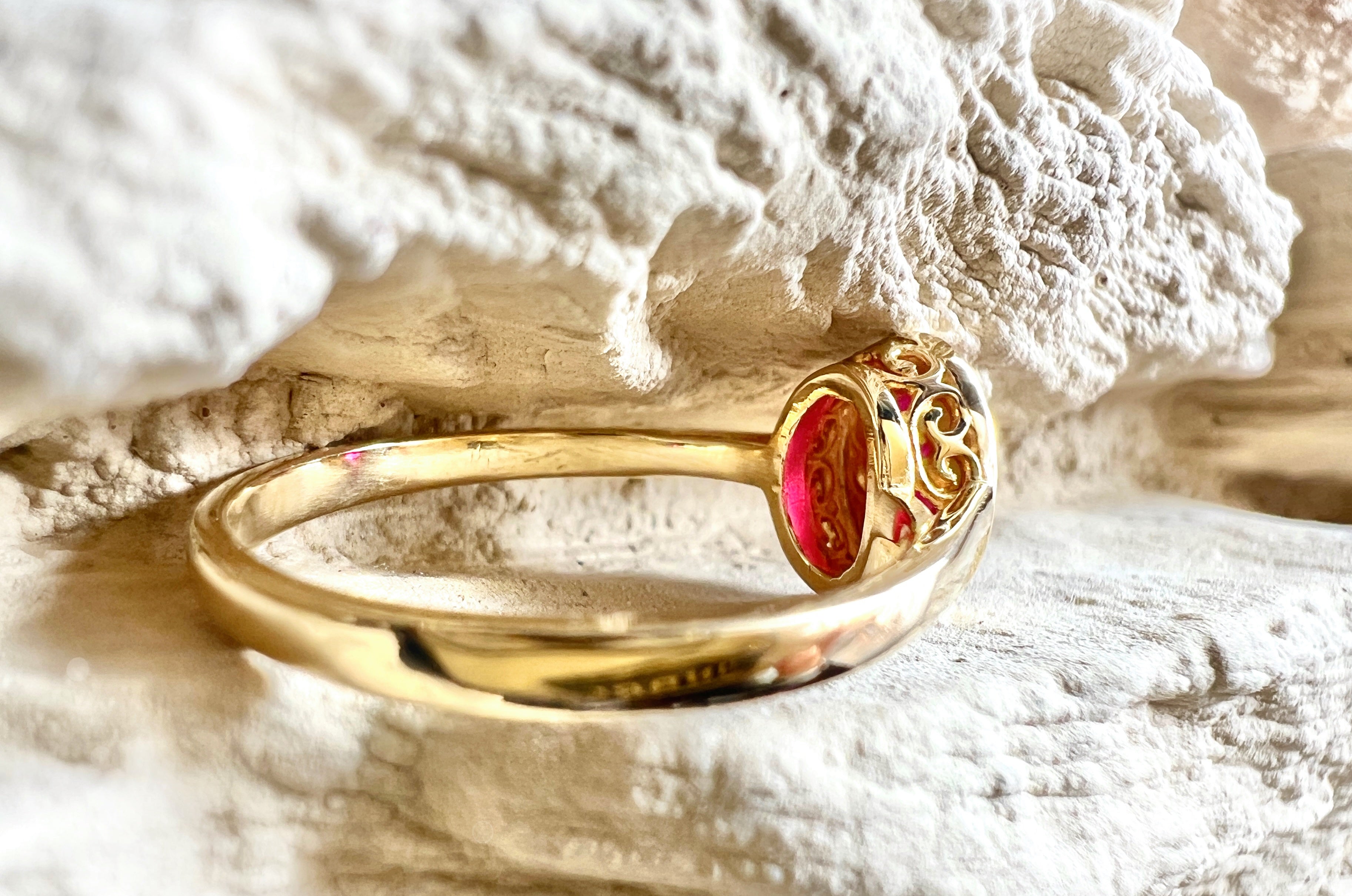 Luxus-Unikat Rubinring „Vintage" – 585er Gelbgold mit Rubin & Diamanten - UNIKAT