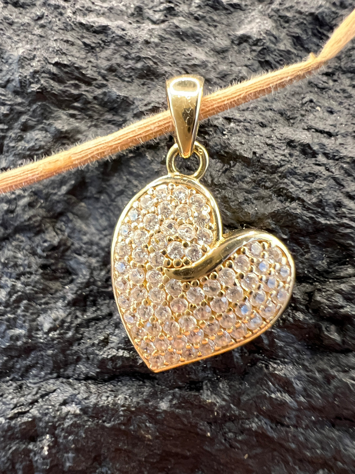 585 Gold · Anhänger · Herzanhänger · Herzenswelle · weiße Zirkonia