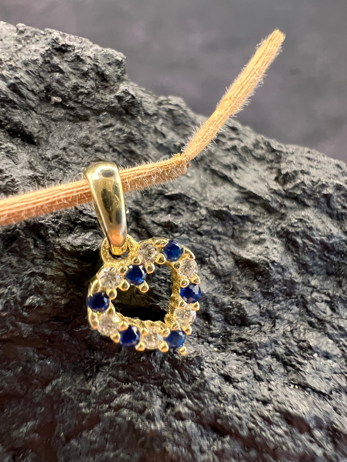 585 Gold · Anhänger · Herzanhänger · little Love · weiß/blaue Zirkonia