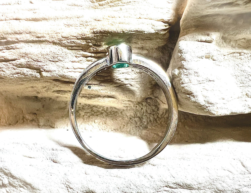 Luxus-Unikat Smaragdring / Verlobungsring „Emerald Glow“  – 585er Weißgold - Nr. 52 (12) - UNIKAT