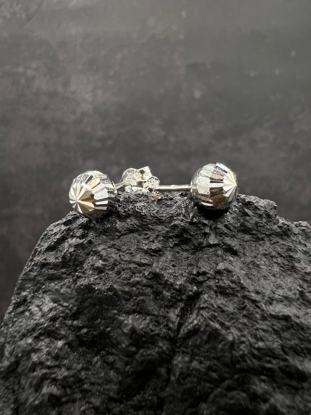 585 Weißgold · Kugeln · Sonnenschliff · Ohrstecker · unisex