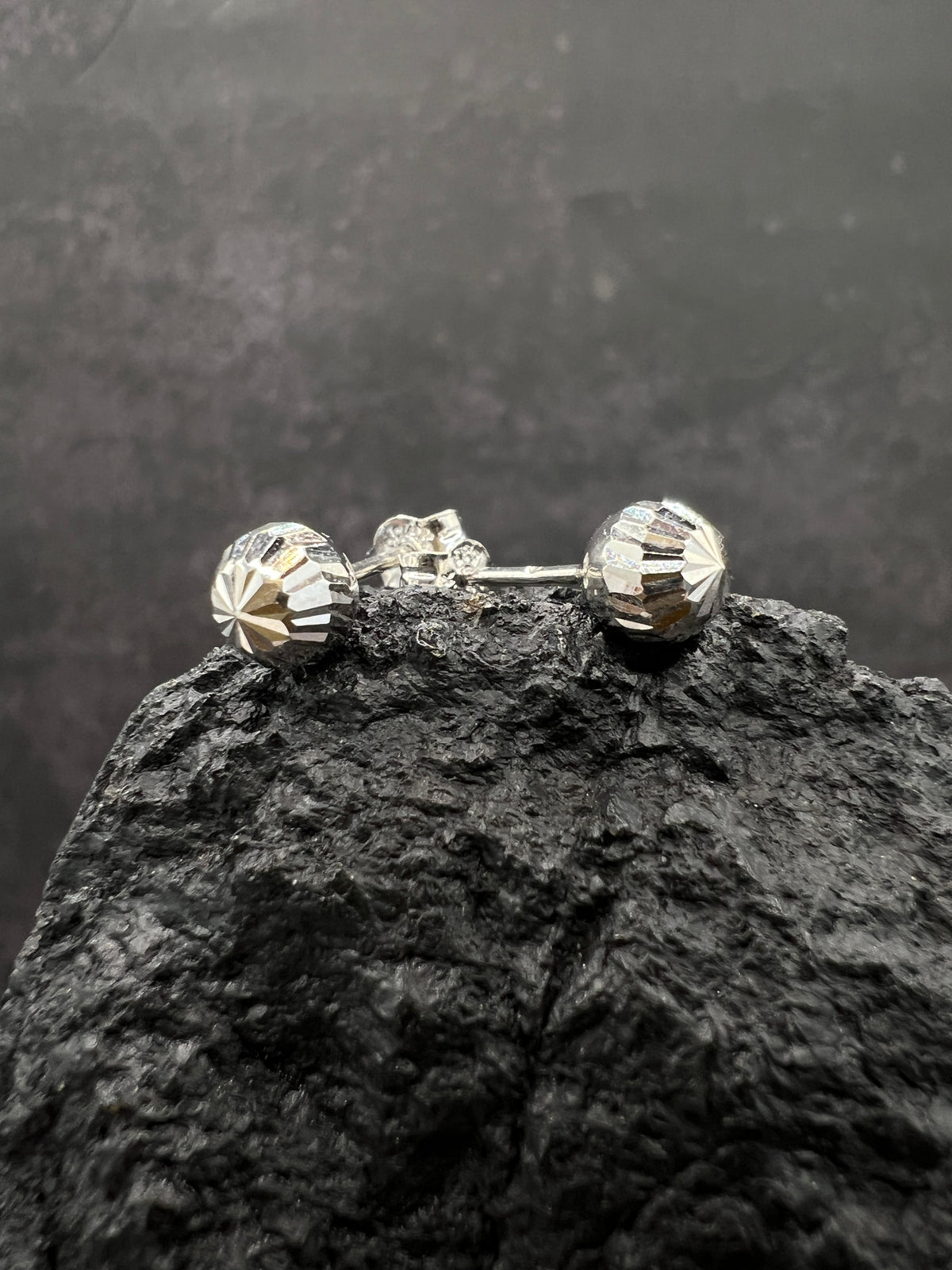 585 Weißgold · Kugeln · Sonnenschliff · Ohrstecker · unisex