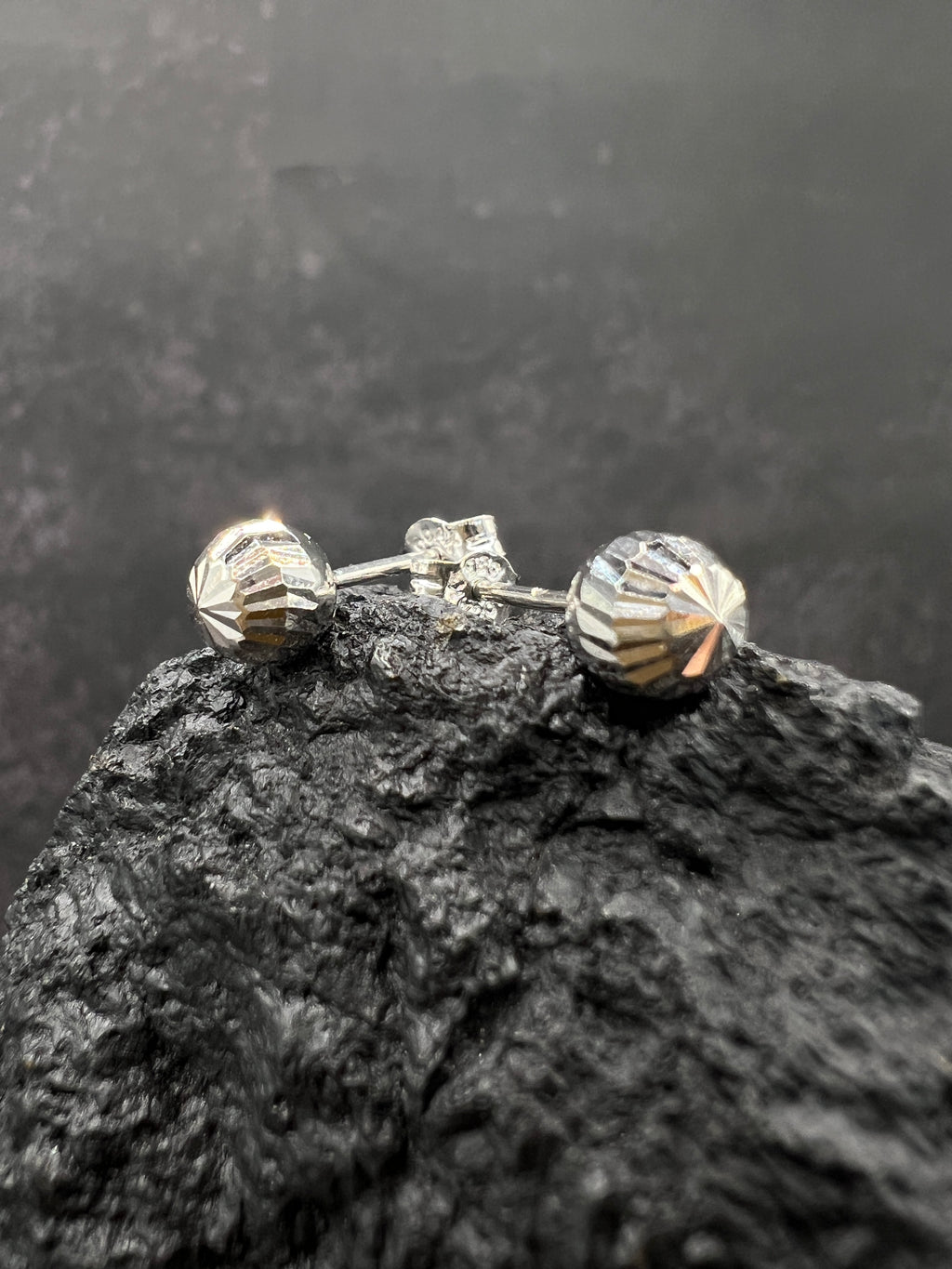 585 Weißgold · Kugeln · Sonnenschliff · Ohrstecker · unisex