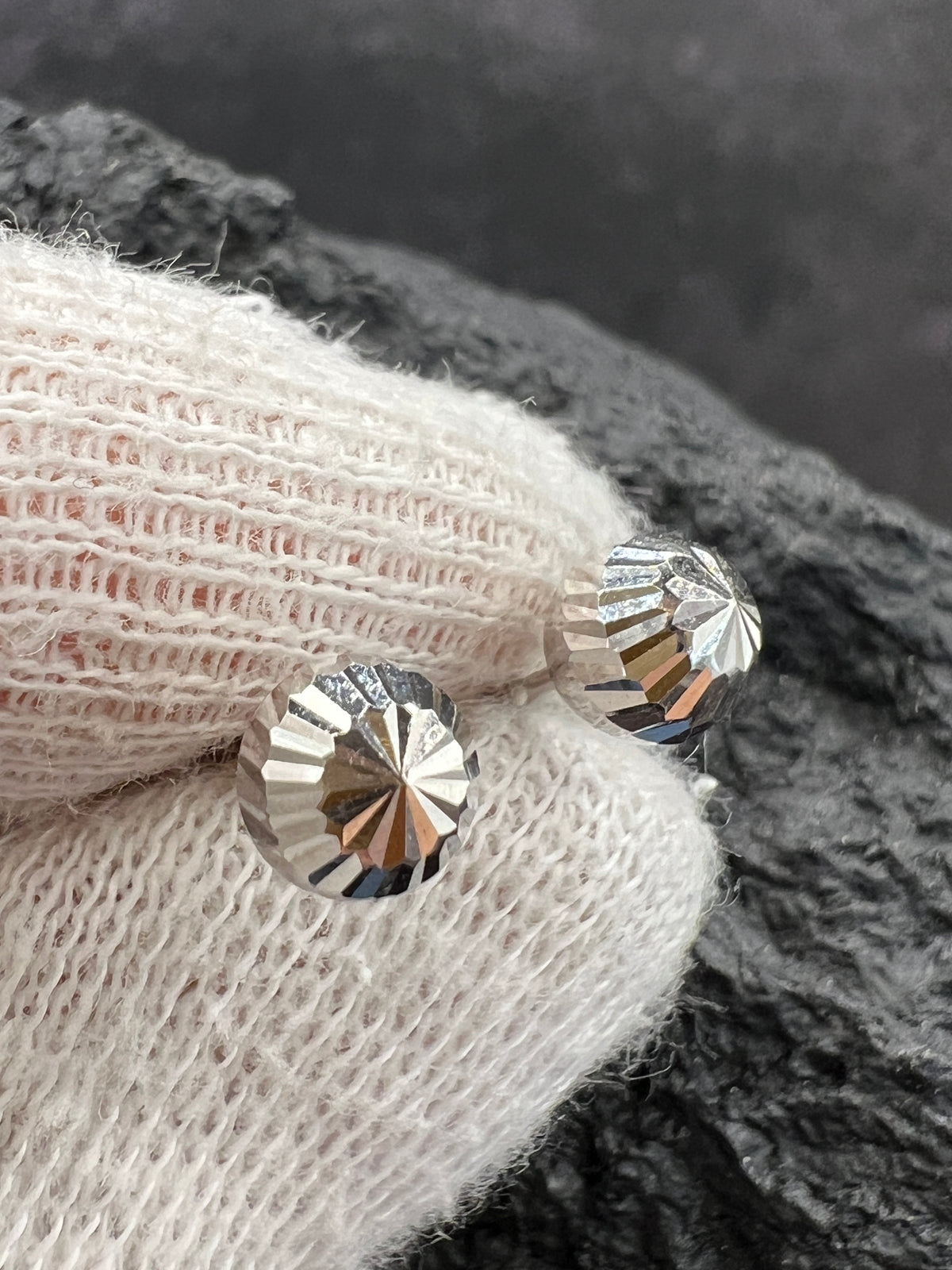 585 Weißgold · Kugeln · Sonnenschliff · Ohrstecker · unisex