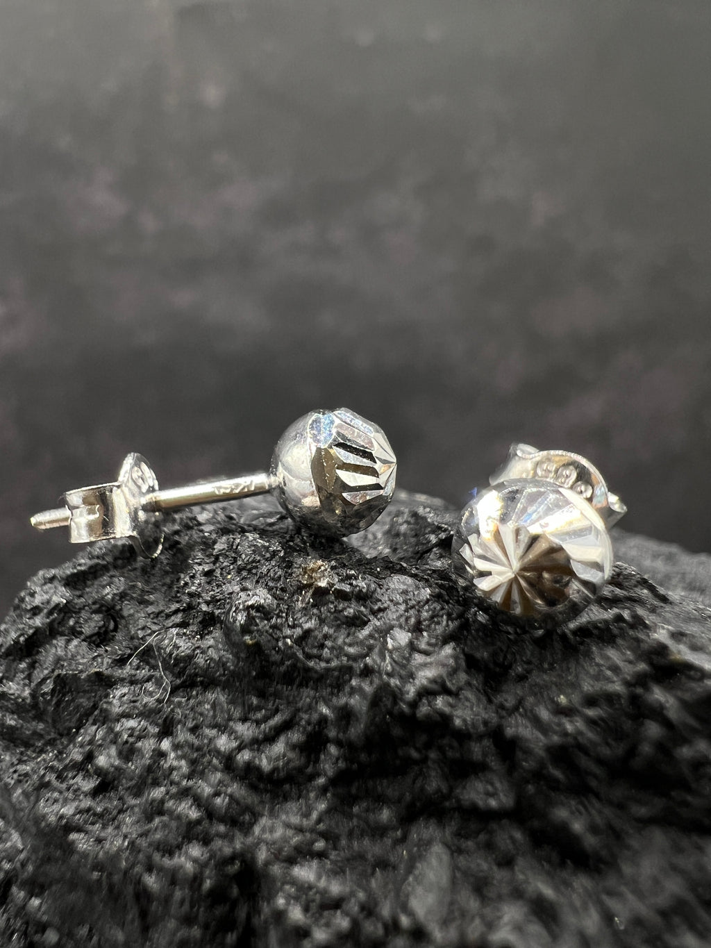 Ohrstecker 585 Weißgold · Kugeln · Sonnenschliff · unisex · 5 mm