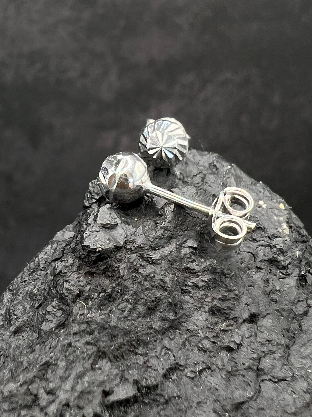 Ohrstecker 585 Weißgold · Kugeln · Sonnenschliff · unisex · 5 mm