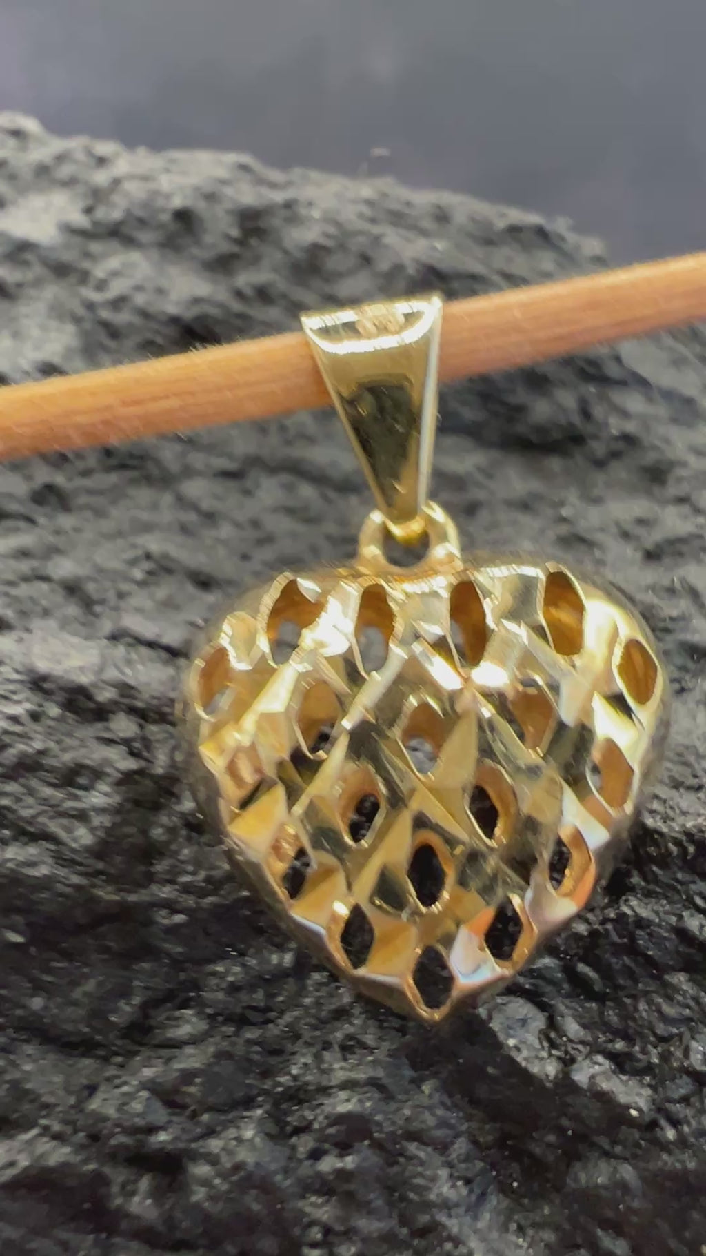 Goldenes Herzenslicht · 333 Gold Anhänger · Gelbgold · Herz