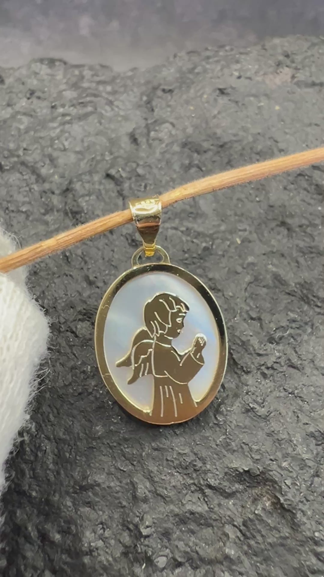 585 Gold Anhänger • Schutzengel mit Perlmutt • 14 Karat • Gelbgold • Unisex