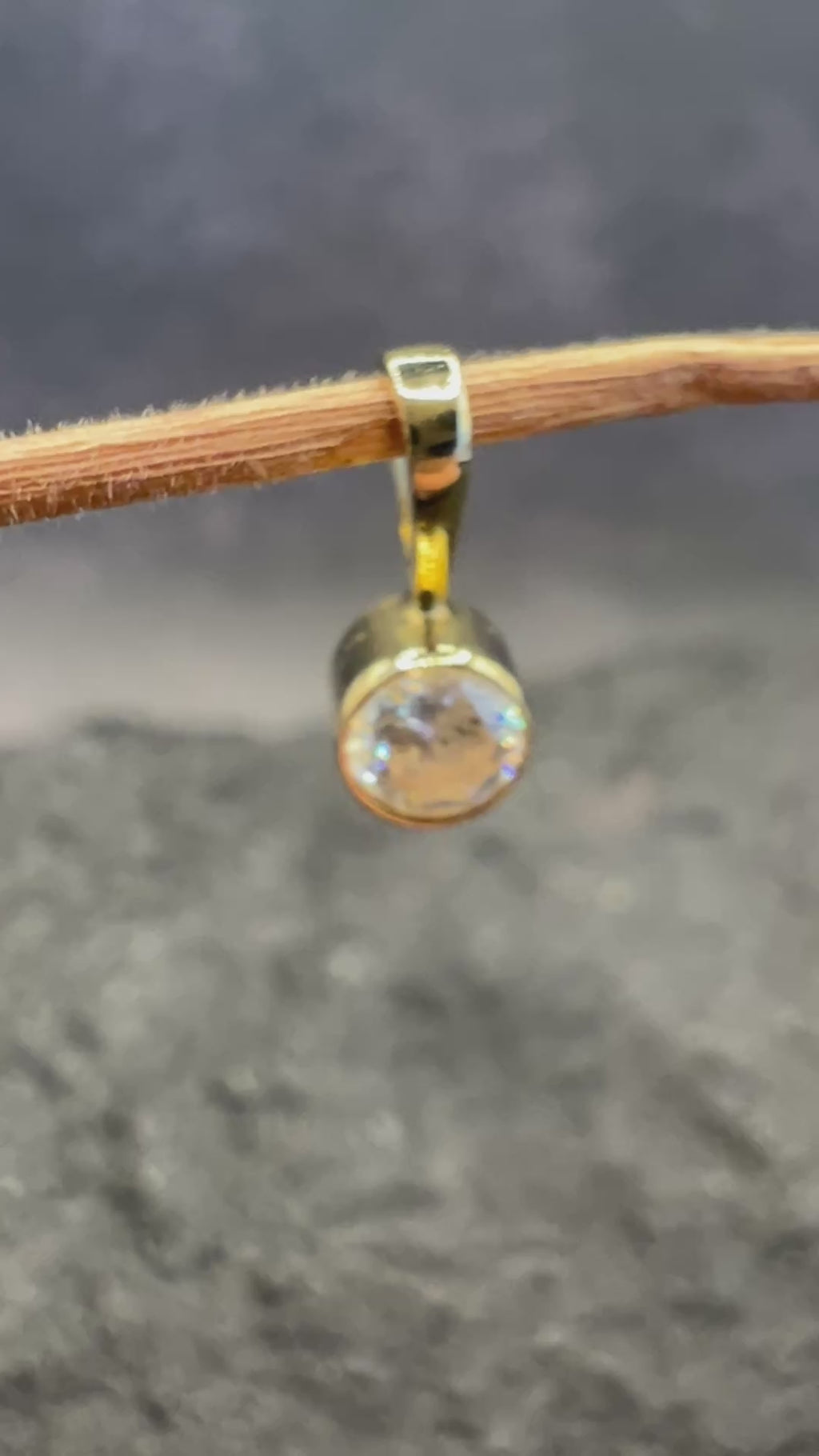 333 Gold Anhänger „Goldene Lichtperle“ • Zirkonia • 8 Karat