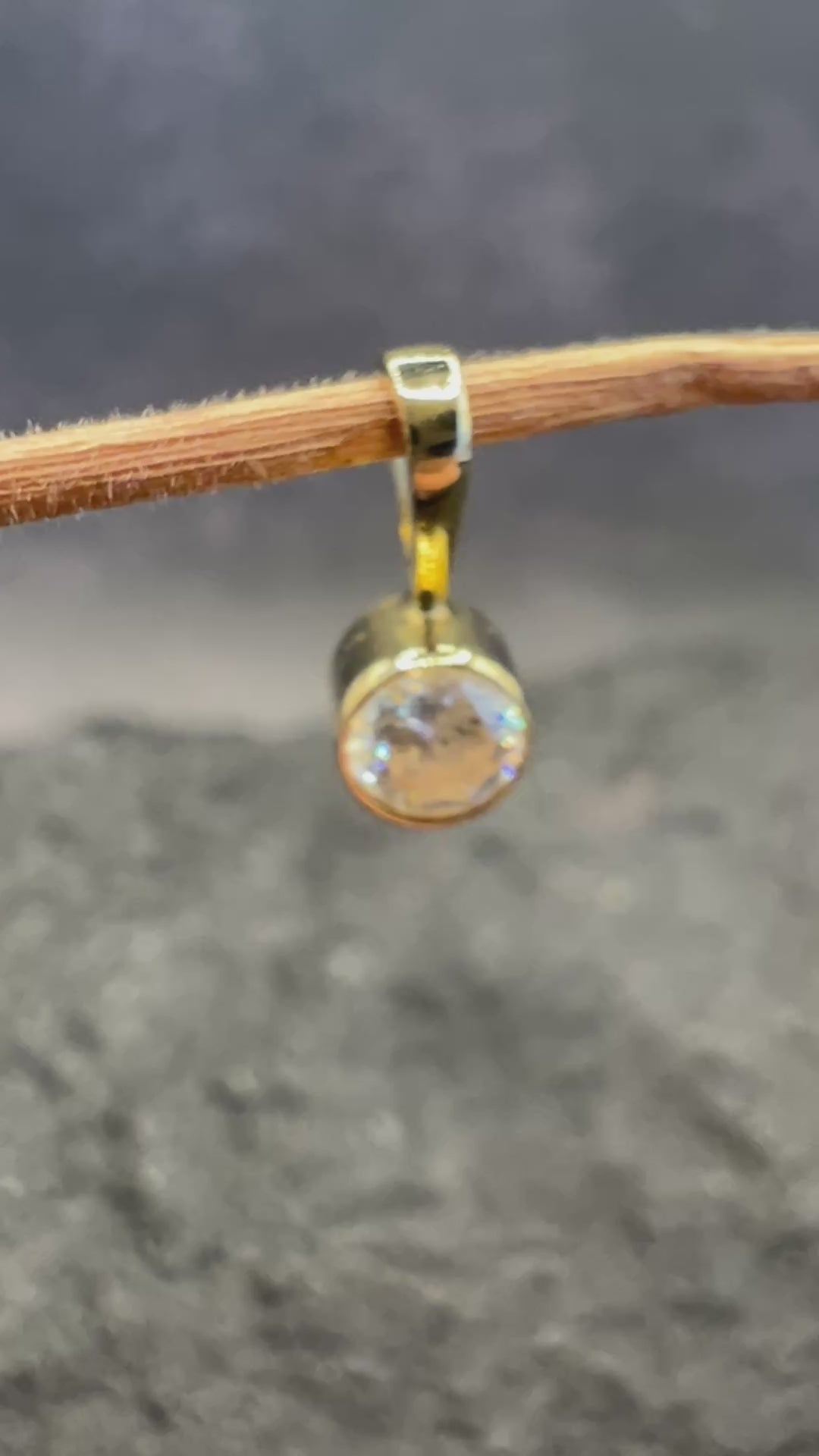 333 Gold Anhänger „Goldene Lichtperle“ • Zirkonia • 8 Karat