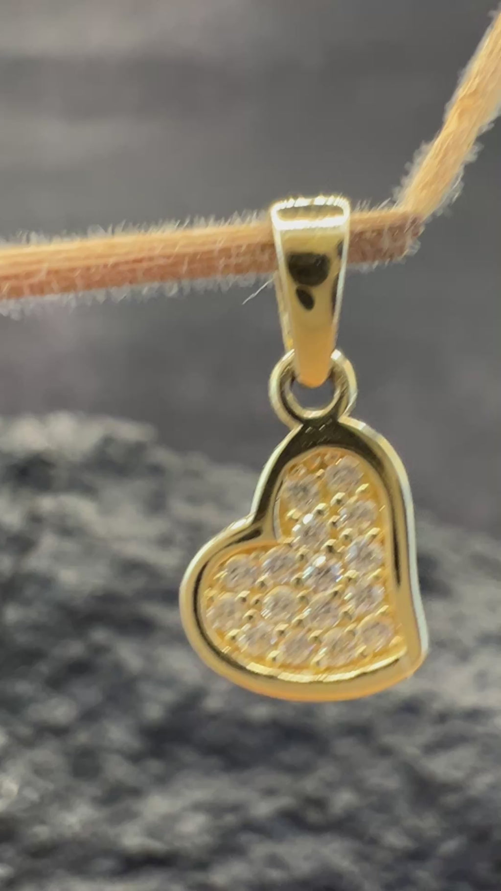 Herz voller Funkeln · 585 Gold Anhänger · Gelbgold · Zirkonia