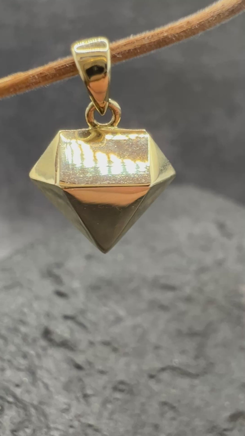 Anhänger · Diamant · 585 Gold · Gelbgold · personalisierbar  ·Unisex