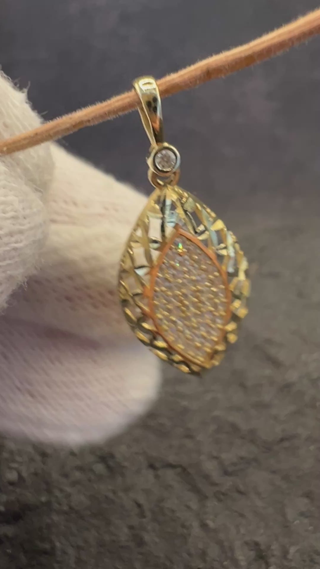 585 Gold Anhänger • Modern • Gelbgold • Zirkonia